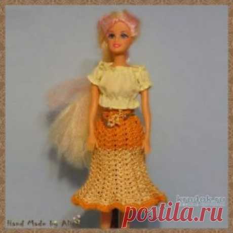 Юбка для Барби крючком. Работа Alise Crochet Дата проекта: 2006 г. Техника: вязание крючком. Материалы: пряжа для вязания. цвет: беж, желтый. Источник описания модели: интернет. Схемы вязания для Барби