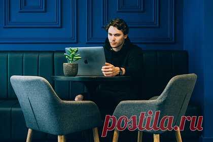 Россиянам рассказали о способе бесплатно смотреть футбол. Пользователи «VK Видео» получат эксклюзивный доступ к трансляциям матчей товарищеского турнира в Абу-Даби. Так, пользователи смогут посмотреть матчи турнира «Winline Зимний кубок РПЛ». Среди участников есть представители Российской премьер-лиги — «Спартак» и «Ростов», а также казахский «Кайрат» и чемпион ОАЭ.