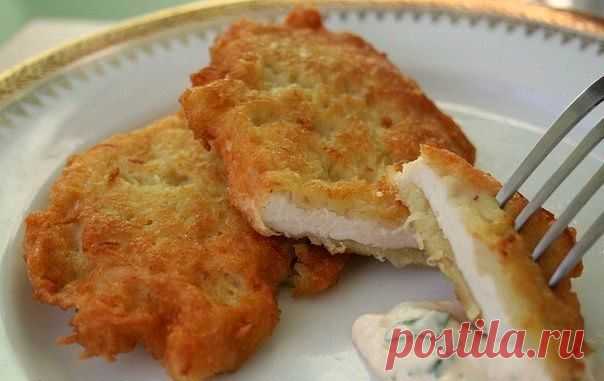Сочная куриная отбивная в хрустящем картофельном кляре Подойдут даже к праздничному столу!


Ингредиенты:
куриная грудкакартофель — 6 средних штукяйцо — 1 штукамука — 1-2 ст.лсоль, приправы по вкусумасло для жарки
Приготовление:
Нарезаем курицу порционным…