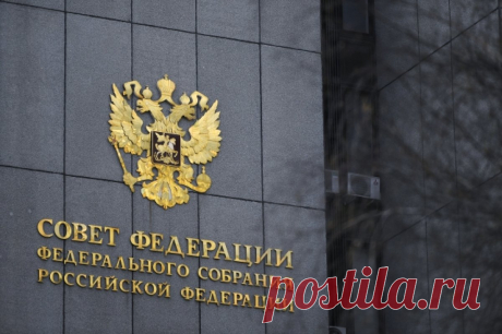В Совфеде РФ готовят проект о регулировании деятельности маркетплейсов. Сейчас в России наблюдается рост доли рынка у доставщиков.