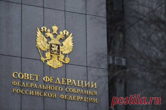В Совфеде РФ готовят проект о регулировании деятельности маркетплейсов. Сейчас в России наблюдается рост доли рынка у доставщиков.