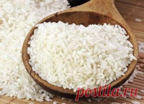 Секрет тибетских лам. 
Возьмем обычный рис, столько столовых ложек, сколько вам лет. Промоем, засыплем в банку, зальем теплой кипяченой водой, закроем крышкой и поставим в холодильник. Утром воду сольем, возьмем 1 столовую ложку с верхом риса, сварим его в течение 3-4 минут без соли и съедим натощак до половины восьмого утра. Оставшийся рис снова зальем кипяченой водой и поставим в холодильник. И так поступаем каждое утро, пока рис не закончится. 
Секрет метода заключается в том, что рисовое зер
