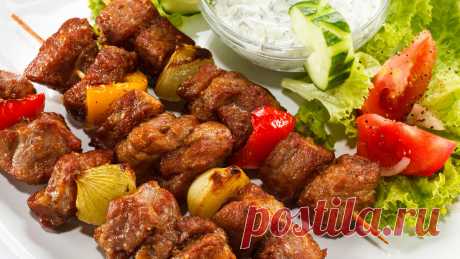 Шашлык будет сочным и мягким: три моих любимых маринада для мяса | Наша Дача | Яндекс Дзен