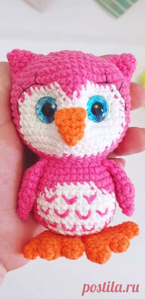 PDF Совёнок крючком. FREE crochet pattern; Аmigurumi toy patterns. Амигуруми схемы и описания на русском. Вязаные игрушки и поделки своими руками #amimore - Сова, совушка, маленький совёнок, птица, птичка.