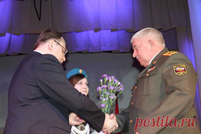 Знак "Почетный  ветеран  Подмосковья"  вручается  Полковнику  Носову  Валерию  Степановичу.