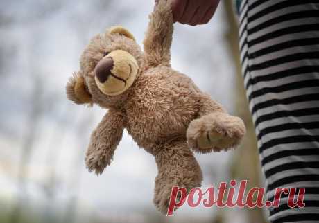 У меня приемная дочь. Кто говорит мне,что я -молодец, взяла ребенка из детского дома, тот не прав У меня приемная дочь. Кто говорит мне,что я -молодец, взяла ребенка из детского дома, тот не прав. Я не молодец. Молодец я буду, если из нее что-то получится в жизни. Я все равно не люблю ее так, как должна любить...