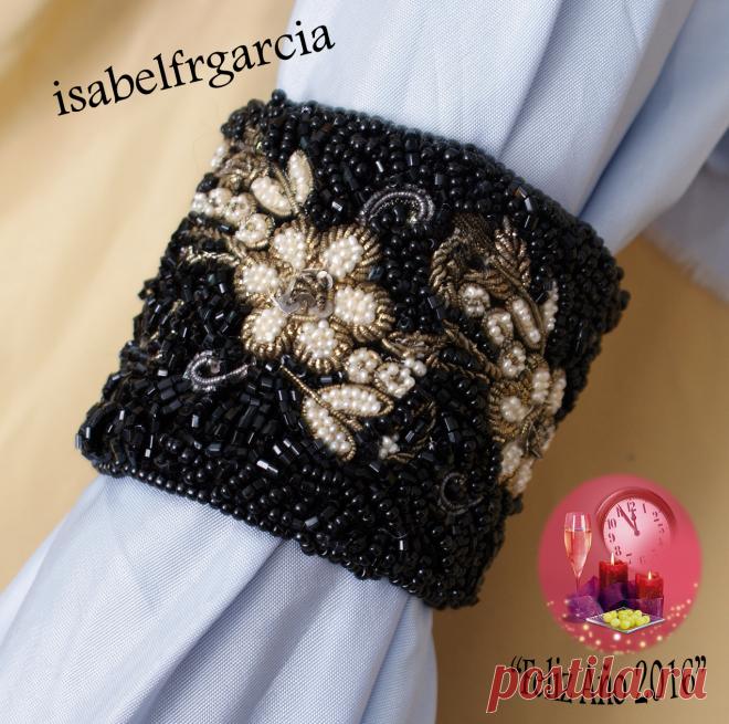 ISABEL FR GARCÍA: bordado sobre terciopelo, perlitas barrocas antiguas, hilo y lentejuelas metalico, farfalla. canutillo