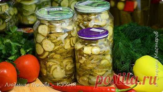 САЛАТ ИЗ ОГУРЦОВ НА ЗИМУ, с луком и острым перцем – Вкусная и пикантная закуска. Приготовить легко! | Страна Мастеров