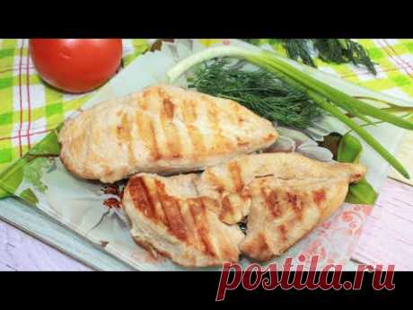 Куриная грудка в маринаде и без капли масла - очень вкусно и просто.