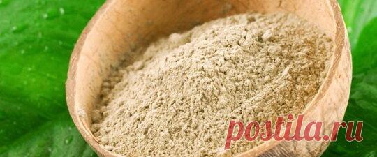 «Бандажные обертывания против целлюлита: Грязевые обертывания известны своей эффективностью в борьбе с целлюлитом, однако далеко не все женщины готовы ради красоты «изваляться» в глине. Альтернативой грязевым процедурам могут быть бандажные обертывания, которые становятся сегодня все более популярными. Что такое антицеллюлитное бандажное