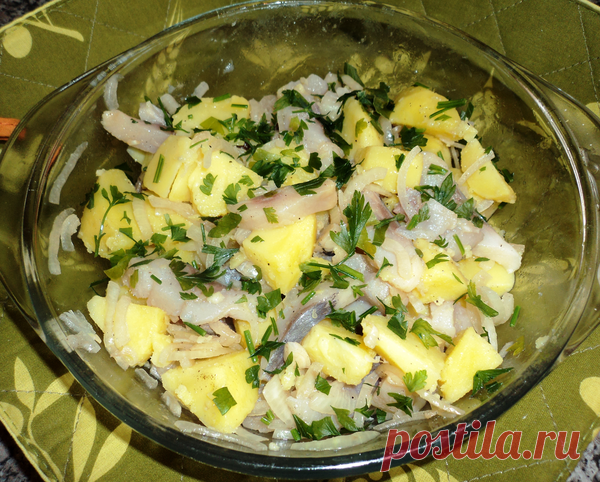 Салат из селедки и картошкой – кулинарный рецепт с фото и видео