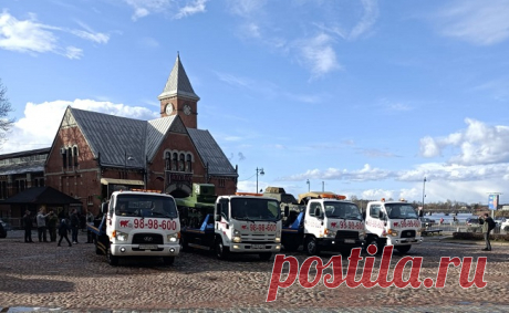 Одним из важнейших атрибутов дорожного движения на русских автодорогах остаются услуги эвакуатора, обращение за которыми помогает без задержек и качественно исправить обстоятельства, когда автомобиль теряет способность перемещаться – ДТП, выход из строя и другое. И сегодня в Северной Пальмире и ЛО открыты разные эвакуаторные сервисы, но только обращение к проверенному исполнителю обеспечивает отличное качество услуги и полная безопасность авто в ходе транспортировки.
