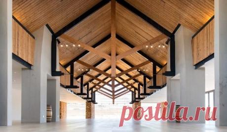 Винодельня в Южной Африке Anura Vineyards — это винодельня в Южной Африке с новым зданием для проведения торжественных мероприятий, спроектированным фирмой InHouse. Помимо потрясающего окружения и изысканного вина, гости Anura Vineyards могут окунуться в мир современного стиля вместо ожидаемой традиционной постройки. Помимо комплекса для проведения мероприятий, ранее архитекторы также создали на территории виноградника ресторан и бар. Сегодня тут можно проводить свадьбы, конференции и отмечать…