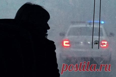 Знакомая описала задержанную за убийство девочки для стрима в Петербурге. 15-летняя школьница, задержанная за убийство 13-летней девочки для стрима в Петербурге, была тихой и замкнутой. Так ее описала знакомая. По ее мнению, школьница могла попасть под дурное влияние, так как она «часто соглашалась на все, что от нее просят». Она выросла в нормальной семье, хоть и росла без отца.