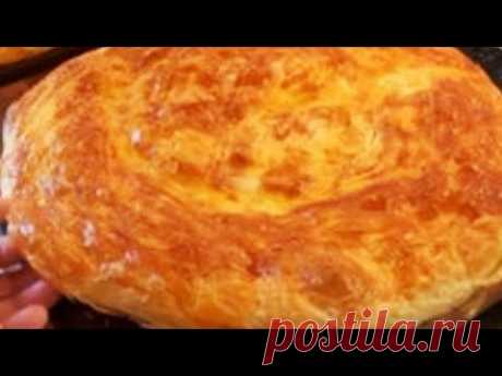 Слоеная лепешка с луком