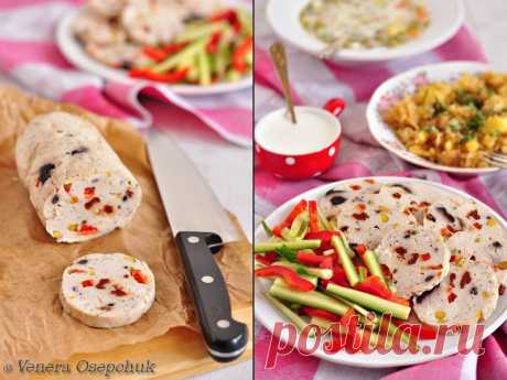 Куриный рулет с оливками, вялеными томатами и фисташками (диетический)