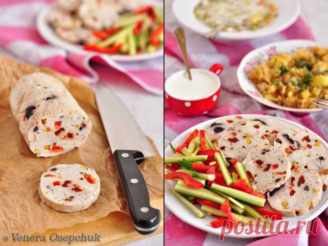 Куриный рулет с оливками, вялеными томатами и фисташками (диетический)