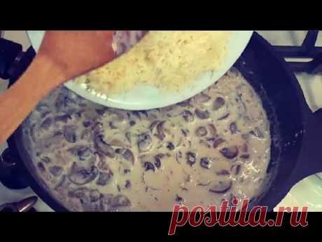 С таким соусом вкусно все,  и макароны, и мясо и даже картофель в мундире  Грибной соус с сыром
