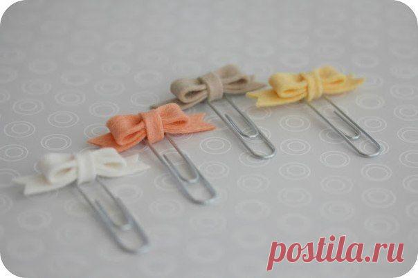 ​Милые закладки Милые закладкиИх легко сделать из обычных скрепок и фетра.