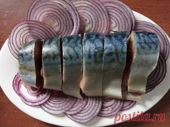 Купил две скумбрии. Одну засолил, другую пожарил, такой вкусной ещё не пробовал | Кухонный... Способ засолки мной испробован не раз, рыба получается очень нежная, вкусная и малосоленая, прям тает во рту
