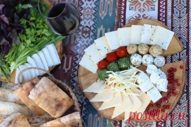 СЫРЫ В РАССОЛЕ. Что общего у моцареллы, сулугуни и брынзы Чем отличаются СЫРЫ друг от друга.