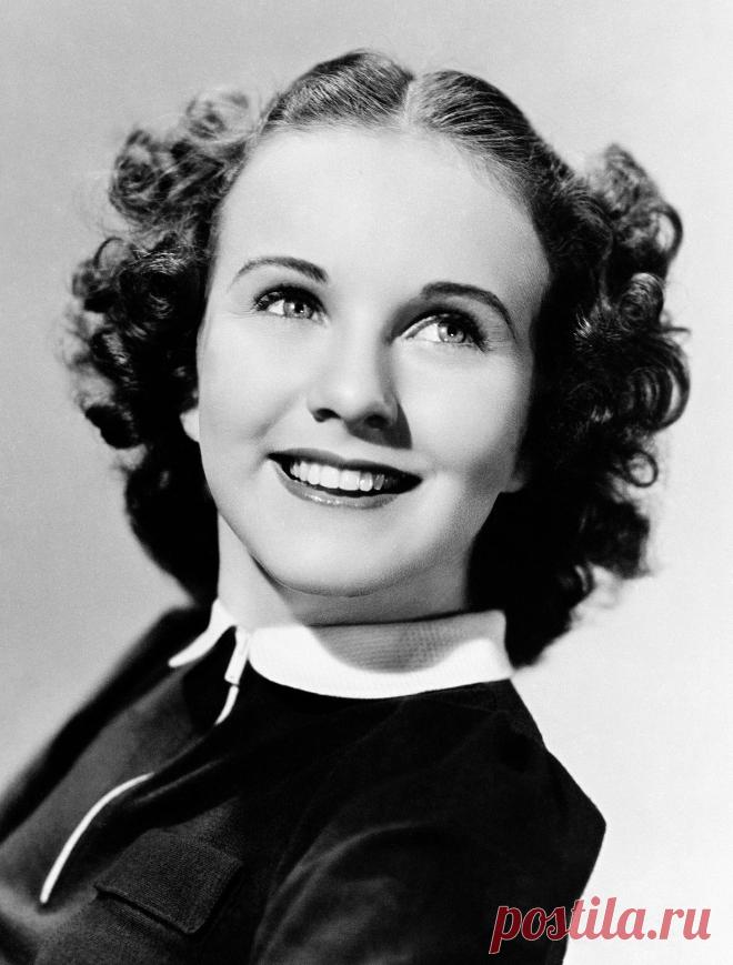 Дина Дурбин, 4 декабря, 1921
 • 17 апреля 2013