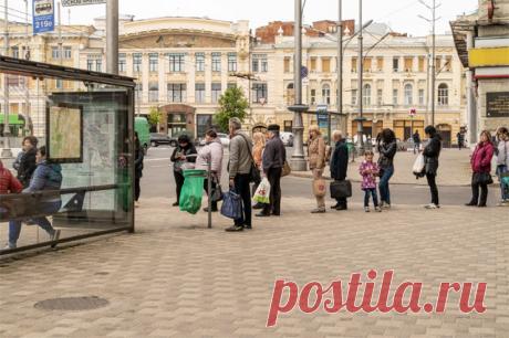 Единая нация. Львовяне предложили бомбить Харьков из-за русского языка. На Украине провели опрос, следует ли наказывать за «недержавную мову».