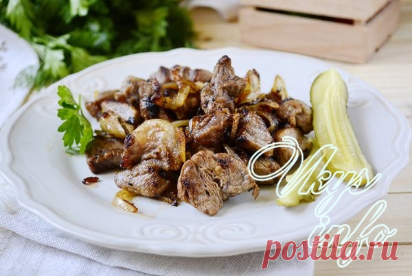 Как вкусно пожарить свинину на сковороде 
Свиное мясо с репчатым луком по праву можно назвать неразлучным дуэтом, вместе они встречаются во многих блюдах (салаты, жаркое, бигос). Но как же удачно они гармонируют на обычной сковородке, без по…