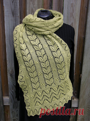 Шаль-палантин "Листья и шишечки"