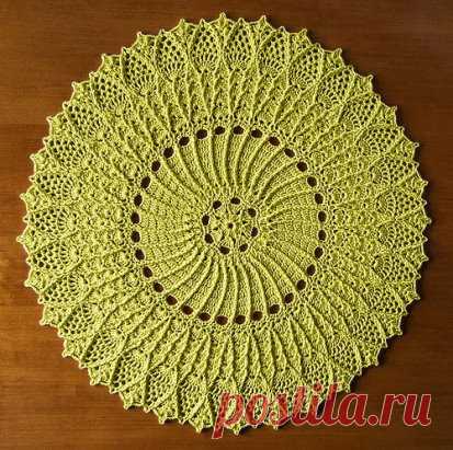 Очаровательная салфетка «Мэри» крючком (описание)