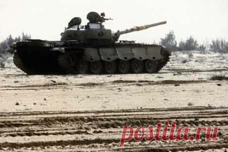 В России рассказали о китайской модернизации Т-72. Иракские танки Т-72 модернизировали с помощью китайских компонентов. Это обусловило преимущество иракских танкистов в ходе ирано-иракской войны. Машины советского производства оснастили дополнительной защитой и китайским прообразом комплекса оптико-электронного противодействия «Штора».