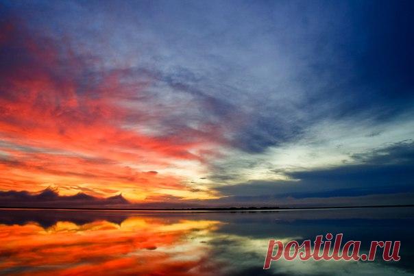 Рассвет близ камчатского поселка Оссора. Снимок сделала Анастасия Рубан nat-geo.ru/photo/user/308104. С добрым утром!