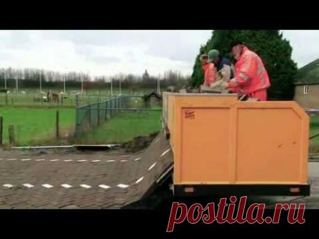 Как кладут дороги в Голландии - YouTube