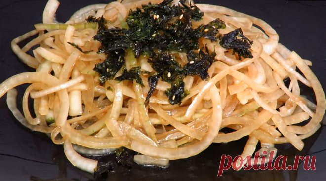 Вкусный салат с луком и обалденной легкой заправкой: море пользы
