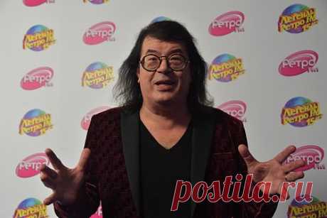 Игорь Корнелюк заявил о невозможности отменить русскую культуру. Заслуженный деятель искусств РФ и композитор Игорь Корнелюк заявил о невозможности отменить русскую культуру. Музыкант убежден, что «маятник качнулся» в сторону отмены российских деятелей, но скоро ситуация изменится. Он сказал, что невозможно отменить великих писателей и русский балет.