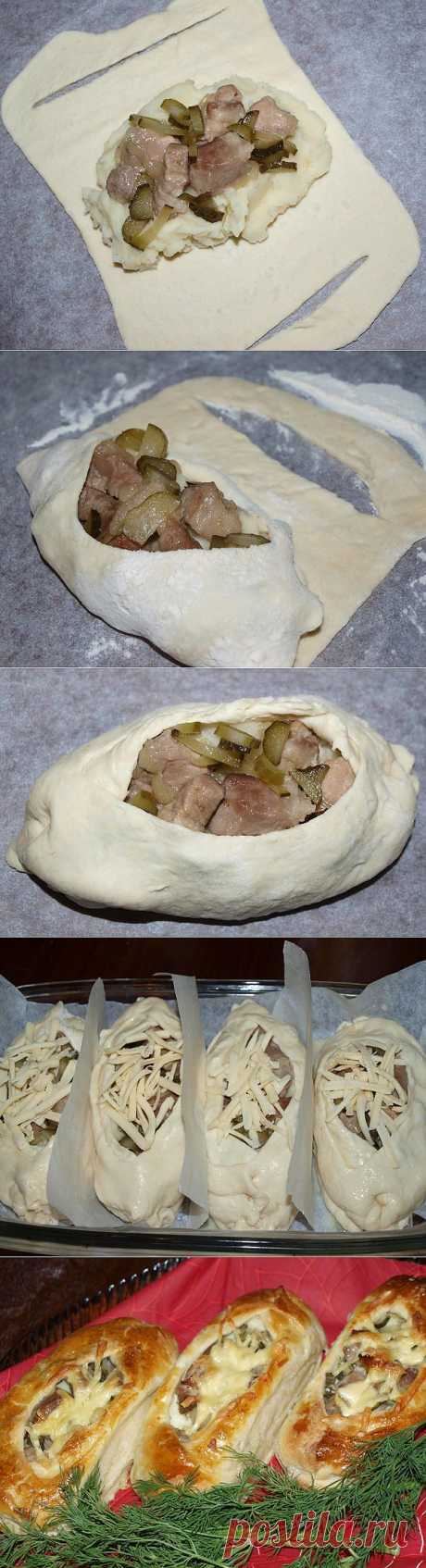 ЛОДОЧКИ из слоеного теста с картофелем, мясом и огурчиками.