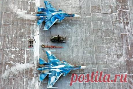 Севморпуть прикроют истребители Су-33 и вертолеты Ка-29. В составе Северного флота сформировали новый авиакорпус, вооруженный истребителями и вертолетами, пишут «Известия» со ссылкой на источники в военном ведомстве. В смешанный авиакорпус вошли истребительные корабельные авиаполки, смешанный авиаполк и вертолетный полк с Ка-27, Ка-29 и Ми-8АМТШ.