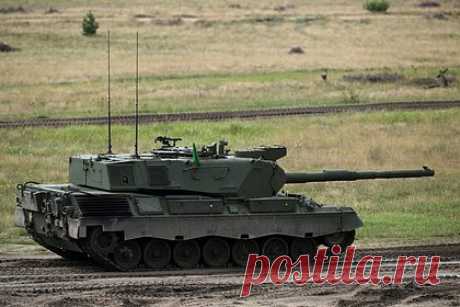 Стало известно об отправке ВСУ танков Leopard под Марьинку. Российские войска заняли более половины села Победа под Марьинкой в Донецкой народной республике. Отмечается, что при поддержке танков российские штурмовики выбили бойцов Вооруженных сил Украины (ВСУ) из многих домов в населенном пункте, куда ВСУ постоянно перебрасывают подкрепления.