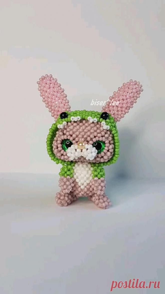 Амигуруми собака с подвижными лапками: реалистичный эффект

Амигуруми собака, которая может стать главным героем домашнего кукольного театра.