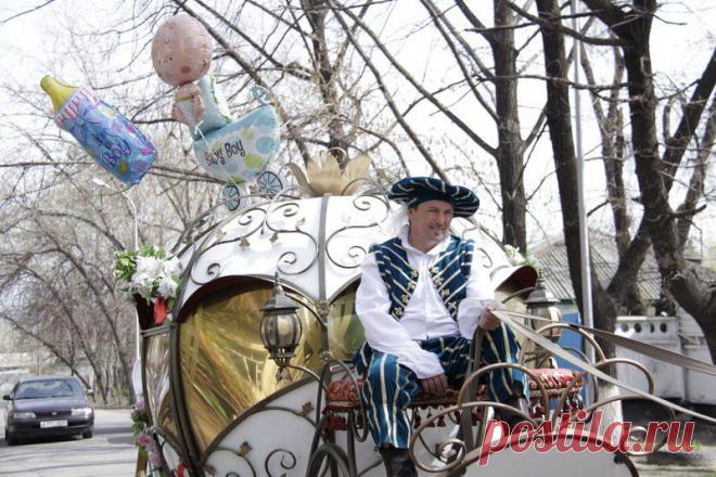 Фото и видео съемка "Выписка из роддома" от www.Pozitiv-studio.kz. Мы работаем без выходных. Звоните 328-13-05, +7 701 718 44 41