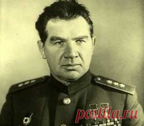 Что сказал маршал Чуйков подлецу и либералу Солженицину