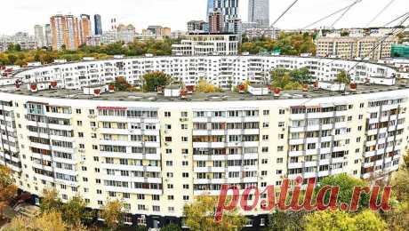В Москве завершился ремонт круглого дома на улице Довженко. В рамках региональной программы капитального ремонта многоквартирных домов в 2023 году прошли работы в знаменитом круглом доме на улице Довженко (дом 6), сообщается на сайте mos.ru со ссылкой на комплекс городского хозяйства. Дом ...