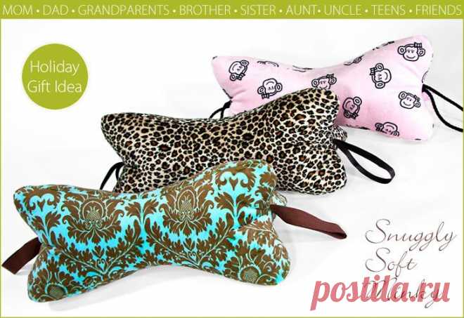 Quick & Cool Holiday Gift: 30-Minute Neck Pillows in Super Soft Minky | Sew4Home