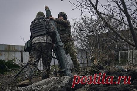 Фермерское хозяйство в приграничном регионе России обстреляли со стороны Украины. Фермерское хозяйство в селе Кистер Погарского района Брянской области попало под обстрел со стороны Вооруженных сил Украины (ВСУ). Об этом сообщил губернатор Александр Богомаз. «Действия украинских националистов привели к гибели 20 голов дойного стада, имеются разрушения кровли коровников», — сказал он.