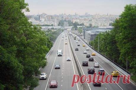 Продажи новых легковушек в России побили рекорд