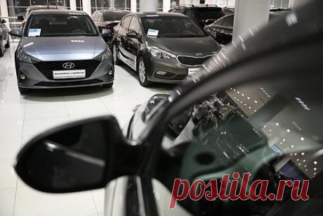 Hyundai отзовет партию автомобилей из-за риска возгорания. Южнокорейская фирма Hyundai объявила отзывную кампанию в США. Один из крупнейших производителей автомобилей в мире отзовет 28 439 машин из-за возможной утечки масла. Эта проблема может увеличить риск возгорания моторного отсека, сообщило Национальное управление безопасности дорожного движения.