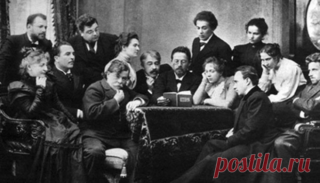 А.П. Чехов среди МХАТовцев на чтении пьесы автором.