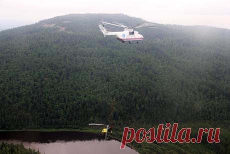 Два российских судна сорвало с якоря и унесло в открытое море. Две баржи сорвало с якоря в Татарском проливе между Сахалином и материком и унесло в открытое море. По предварительным данным, на борту двух кораблей находятся 64 члена экипажа. Приведены в готовность вертолеты Ми-8 МЧС России в Хабаровске и авиацентры по поиску и спасению людей Росавиации.