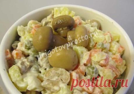 Простой картофельный салат с маринованными грибами — Приготовь просто и вкусно!