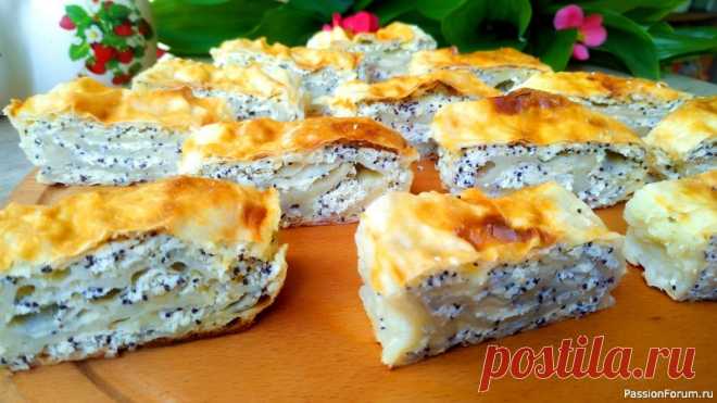 Подсели мы на эту вкусняшку! Рулеты из лаваша с творожно-маковой начинкой | Кулинария Всем большой привет! Готовим вкусные рулетики с начинкой к чаю.ИнгредиентыЛаваш – 4 листаТворог – 1 кг.Яйца – 7 шт.Сахар – 120 гр.Сметана – 150 гр.Ванилин – щепоткаМак – 30-50 гр.Способ приготовленияПеретереть вилкой творог, 100 гр. сахара, ванилин, мак, 5 яиц. Визуально разделить на 4...
